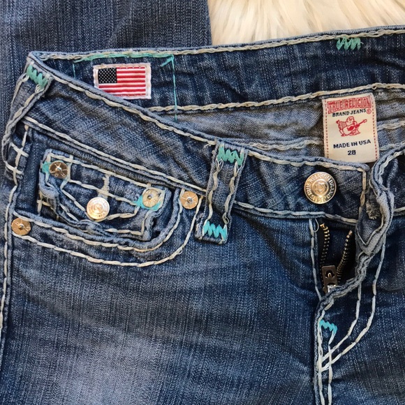 Contrast Stitching Washed Blue Jeans - Picture 4 of 7